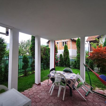 Rest & Recharge 4Bdr Apt- Free Parking, Ac & Garden SJJ Exterior photo