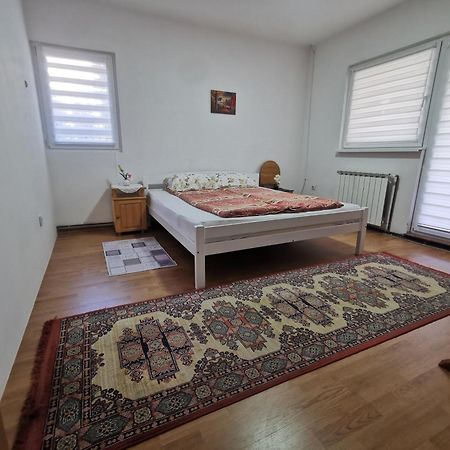 Rest & Recharge 4Bdr Apt- Free Parking, Ac & Garden SJJ Exterior photo