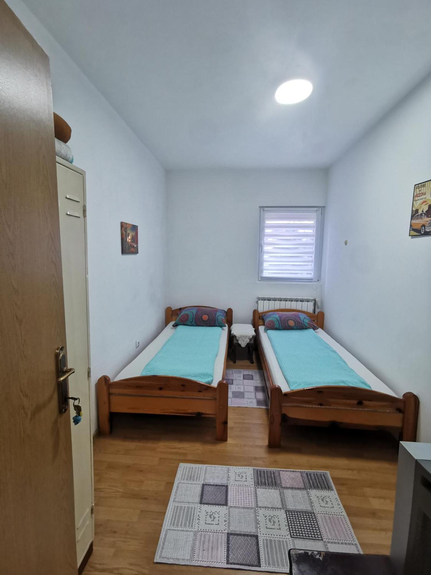 Rest & Recharge 4Bdr Apt- Free Parking, Ac & Garden SJJ Exterior photo